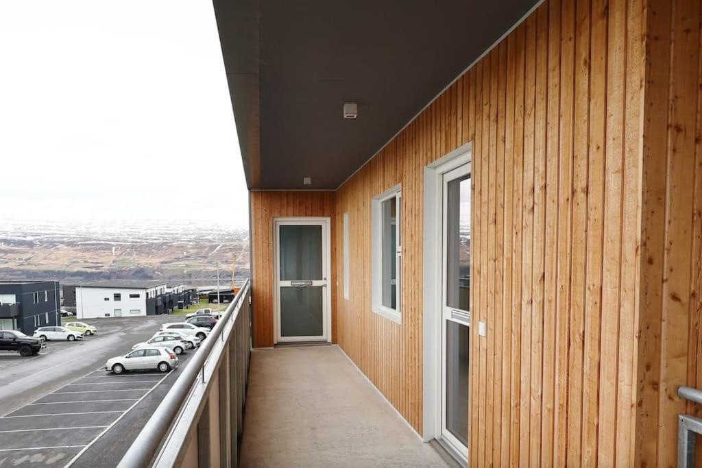 Nice & Cozy Two Bedroom Apartment With A Balcony Akureyri Exterior photo
