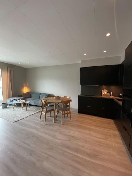 Nice & Cozy Two Bedroom Apartment With A Balcony Akureyri Exterior photo